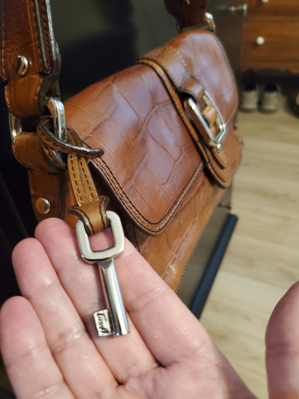 Fossil Tan Croc-Embossed Leather Shoulder Bag with Silver Buckle - Picture 2 of 6